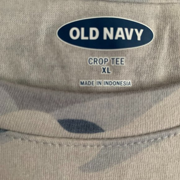 NWT Old Navy Cropped Camo Top Size XL - Picture 6 of 7